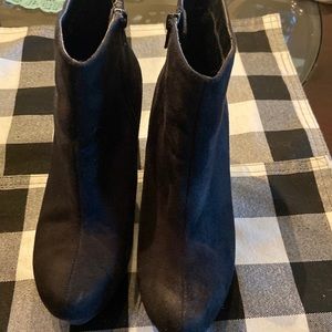 Nine West  black Ankle Bootie Heels Size 7